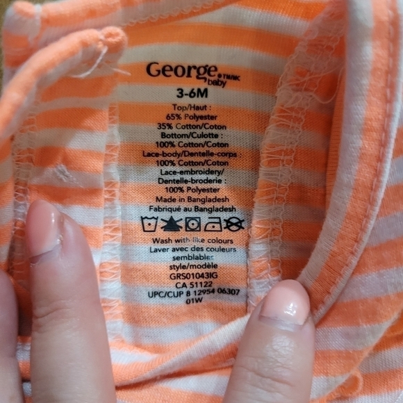 💥4/$25 | 3-6month baby onesie romper - Picture 4 of 4